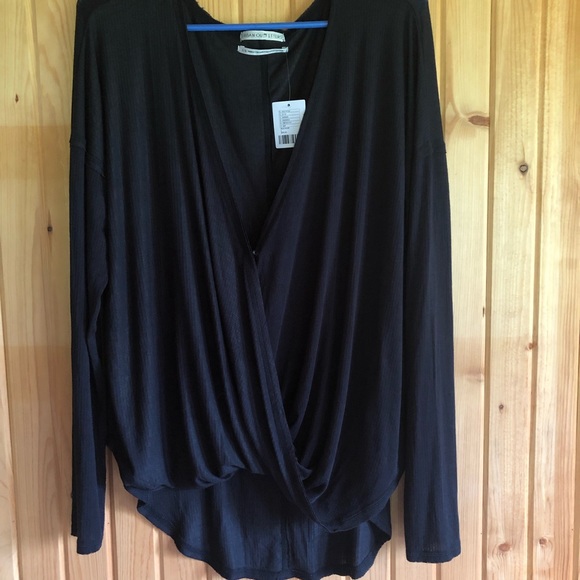Urban Outfitters Tops - Urban Outfitters Wrap Loose Surplice Style
